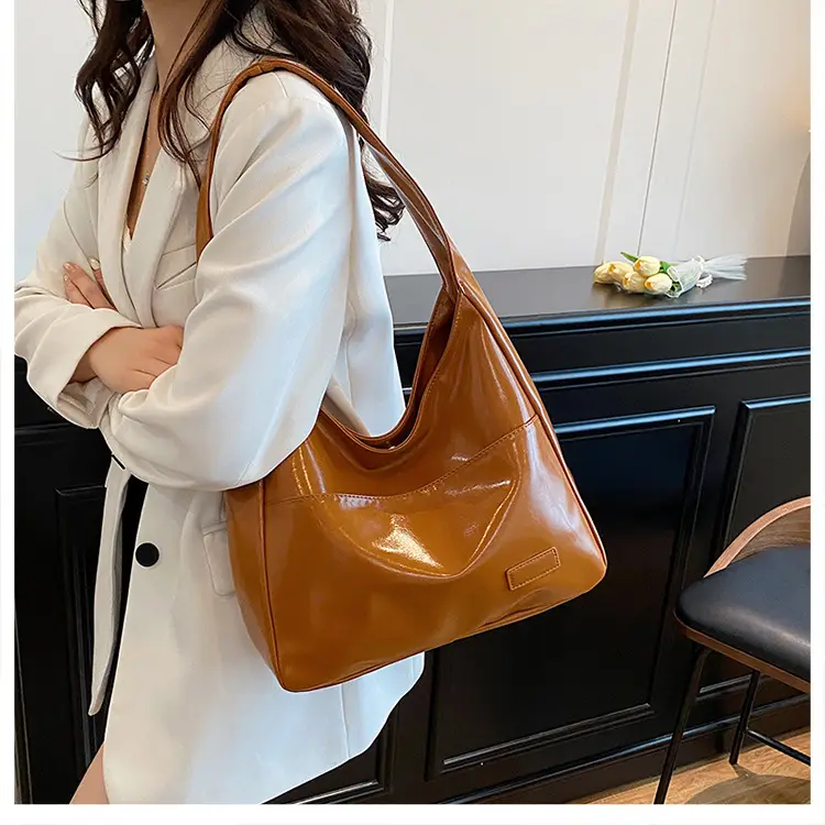 Classic Black Crossbody Bag for Women — feature 10