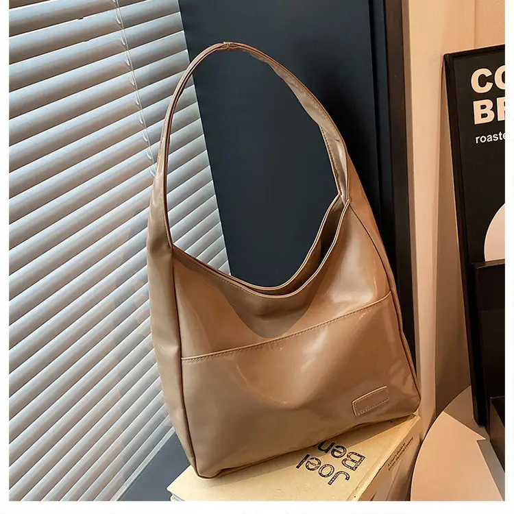 Classic Black Crossbody Bag for Women — feature 30