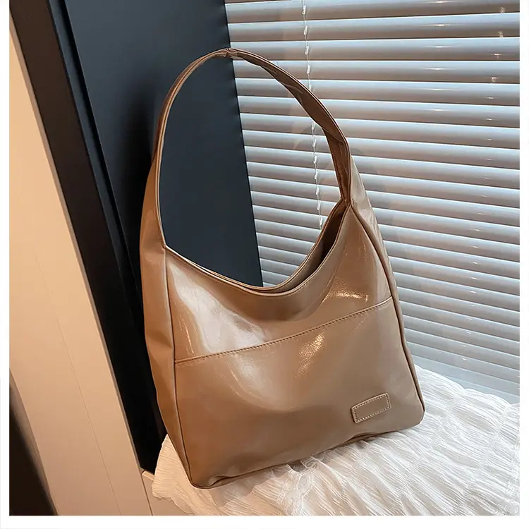 Classic Black Crossbody Bag for Women — feature 31