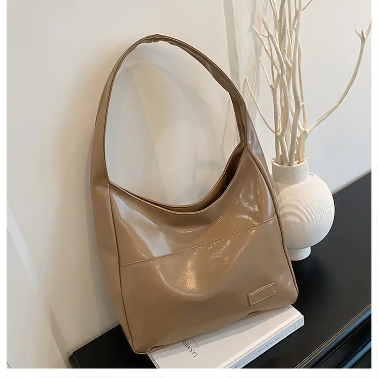 Classic Black Crossbody Bag for Women — feature 32