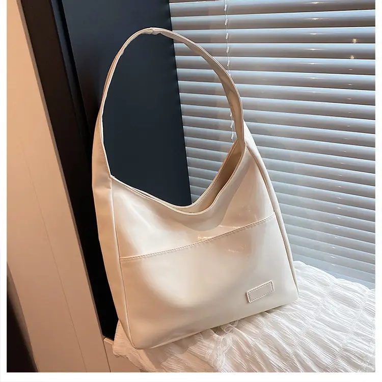 Classic Black Crossbody Bag for Women — feature 33