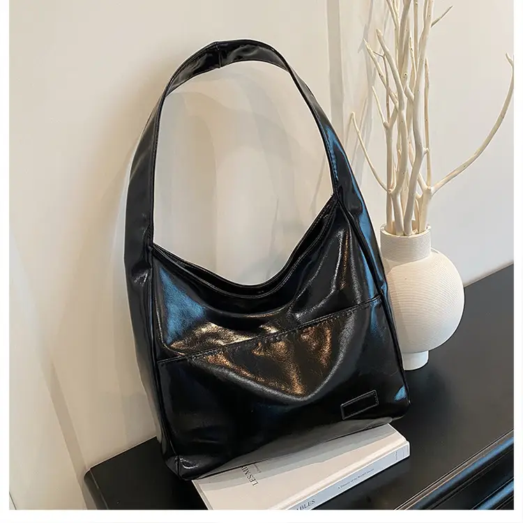 Classic Black Crossbody Bag for Women — feature 34