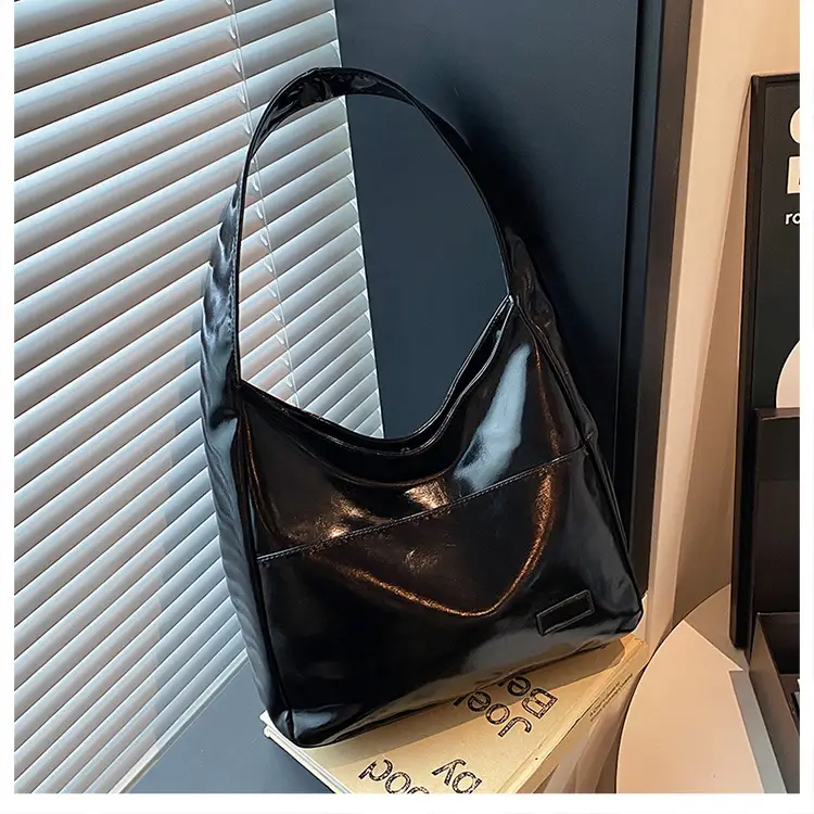 Classic Black Crossbody Bag for Women — feature 39