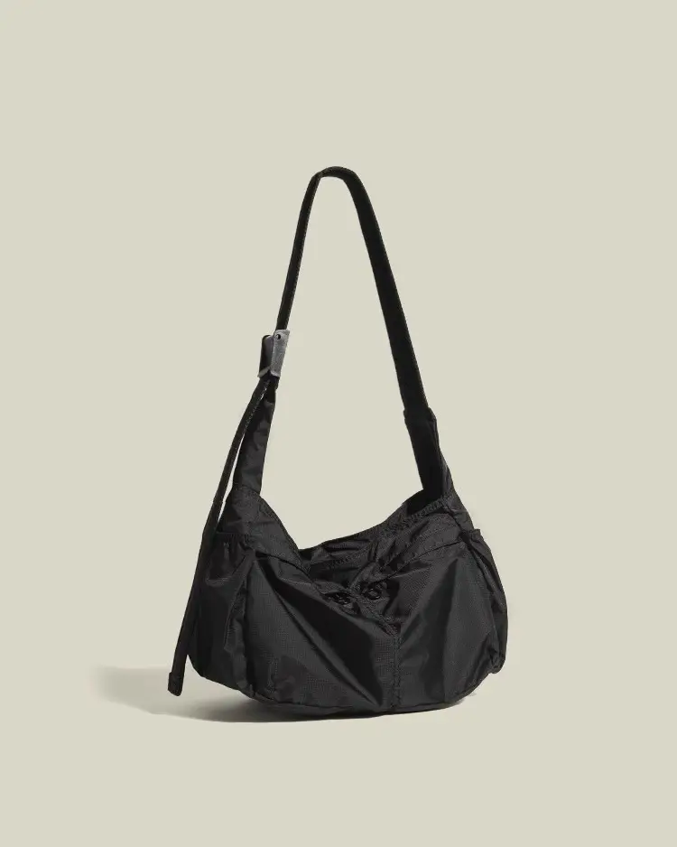 Waterproof Nylon Commuter Bag Large Capacity Men Women — feature 3