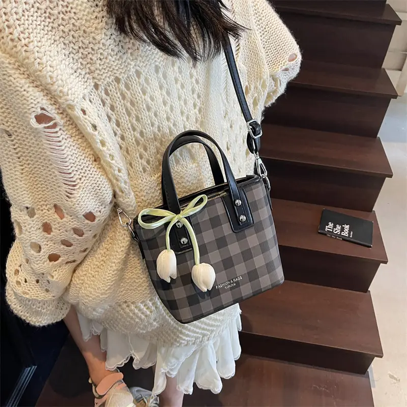 Women's Textured Crossbody Bag with Tulip Print - Image 7