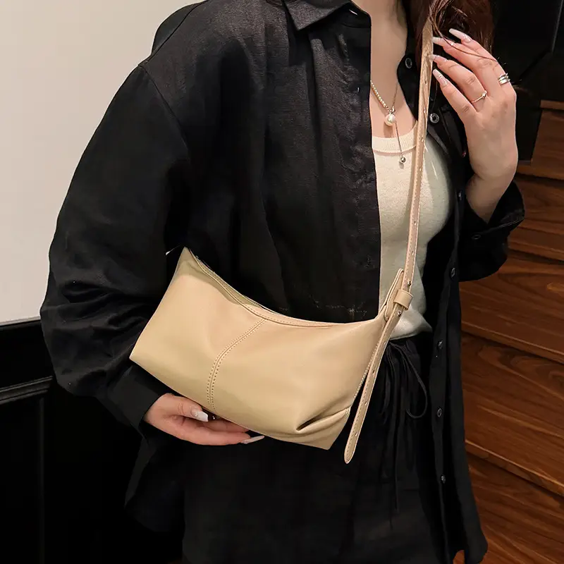 Women Large Capacity Shoulder Bag Niche Design 2025 - Image 7
