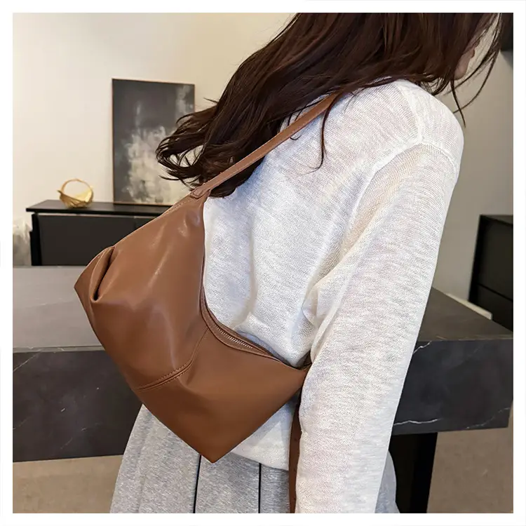Women Large Capacity Shoulder Bag Niche Design 2025 — feature 11