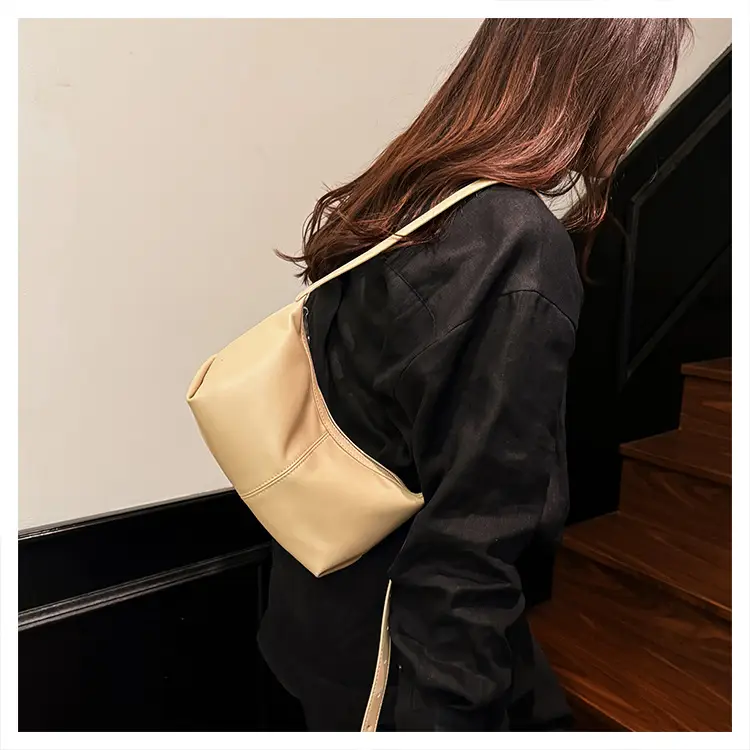 Women Large Capacity Shoulder Bag Niche Design 2025 — feature 15