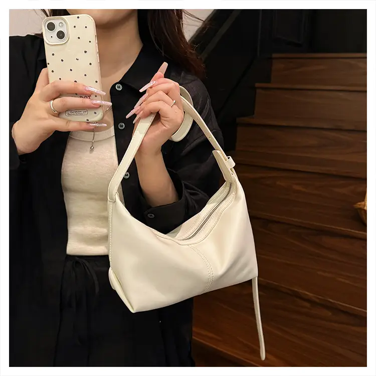 Women Large Capacity Shoulder Bag Niche Design 2025 — feature 21