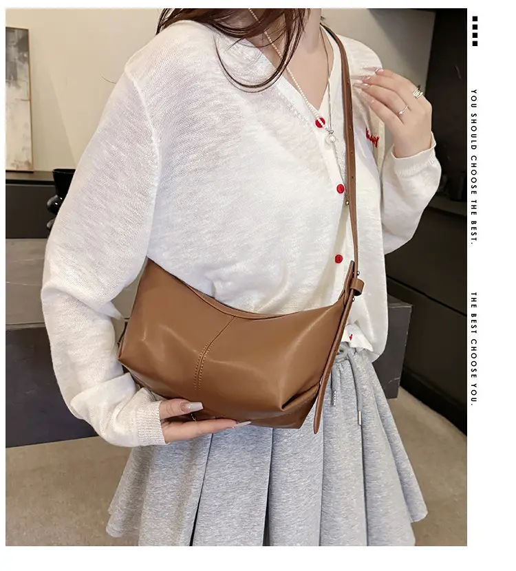 Women Large Capacity Shoulder Bag Niche Design 2025 — feature 3