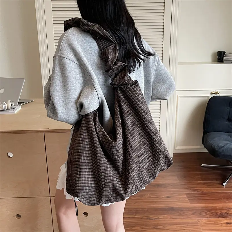 White Textured Crossbody Bag for Women 2025 - Image 6