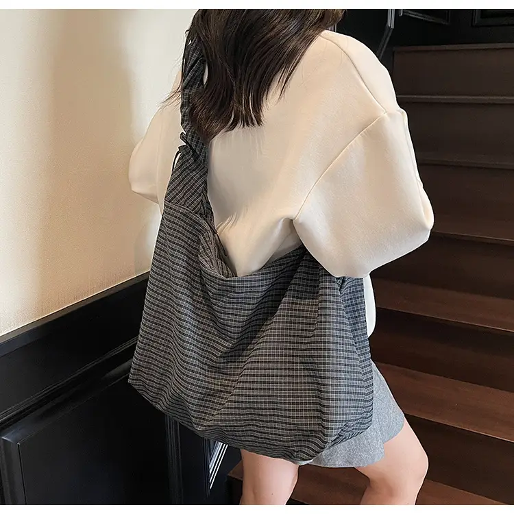 White Textured Crossbody Bag for Women 2025 — feature 16