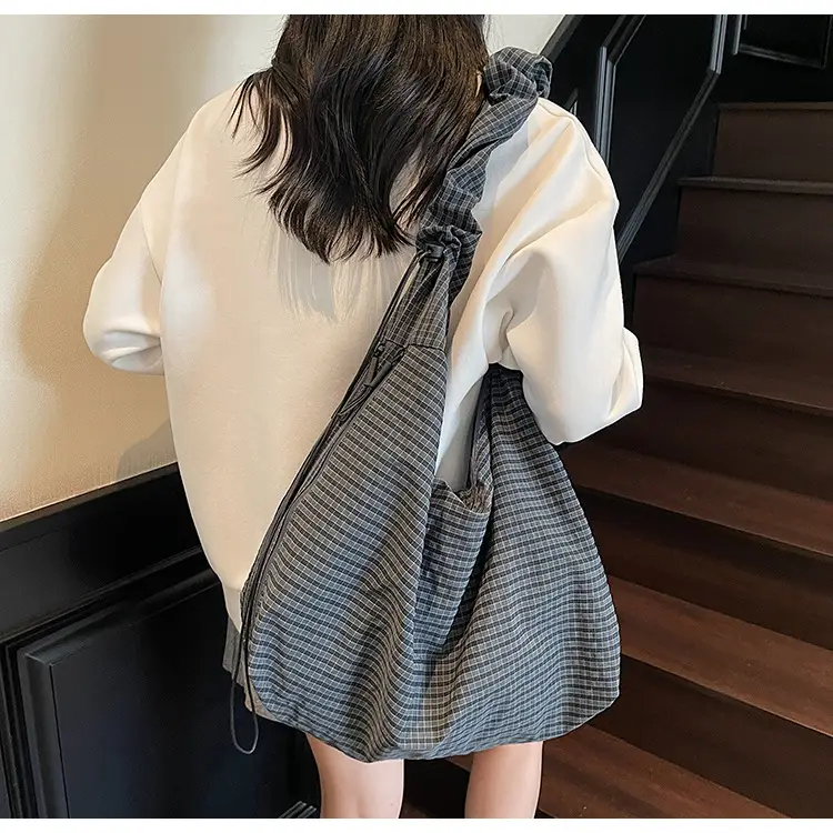 White Textured Crossbody Bag for Women 2025 — feature 18
