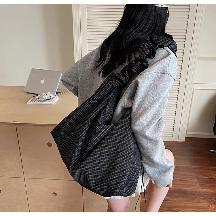 White Textured Crossbody Bag for Women 2025 — feature 32