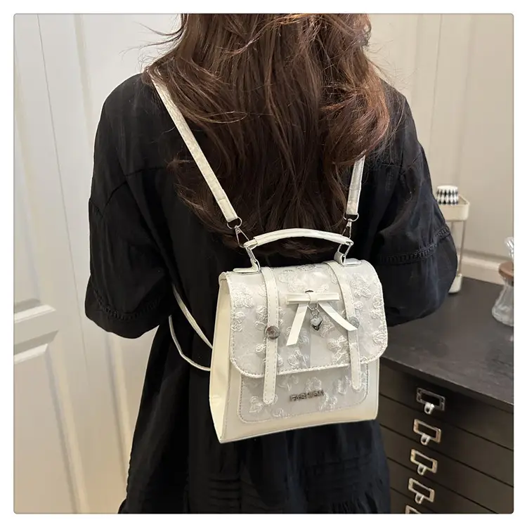 Light Luxury Korean Style Butterfly Lock Shoulder Bag for Women — feature 16