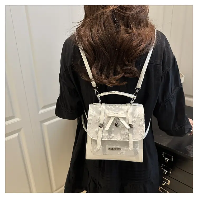 Light Luxury Korean Style Butterfly Lock Shoulder Bag for Women — feature 17
