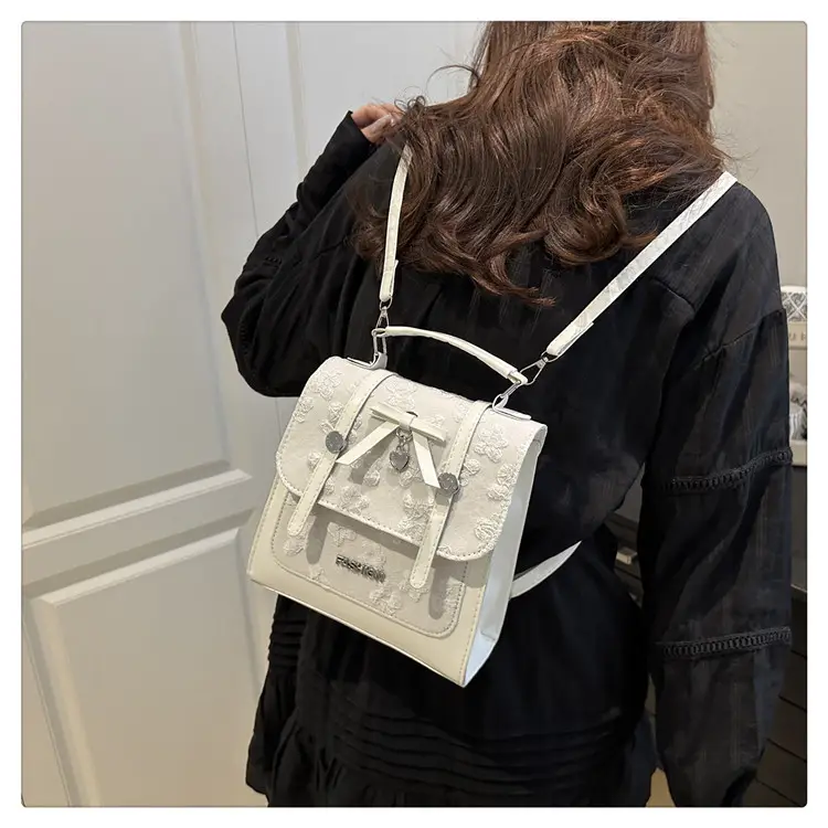 Light Luxury Korean Style Butterfly Lock Shoulder Bag for Women — feature 19