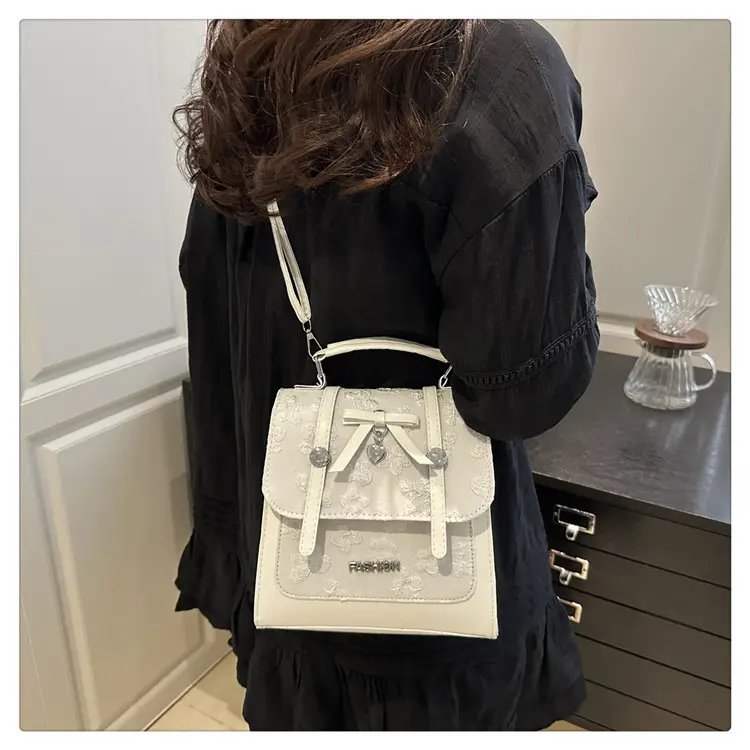 Light Luxury Korean Style Butterfly Lock Shoulder Bag for Women — feature 22