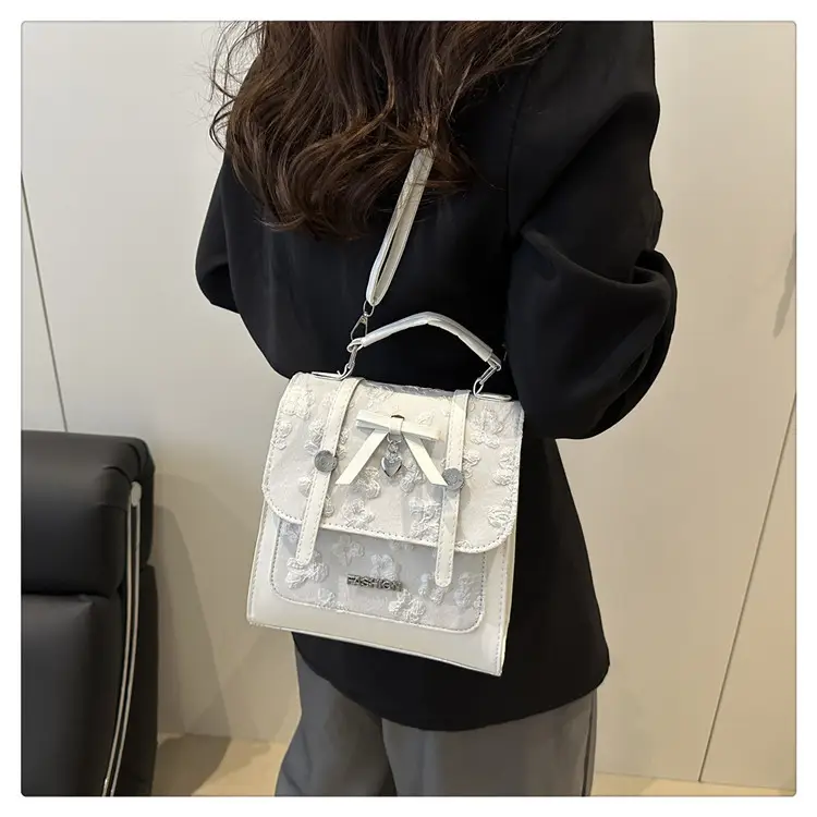 Light Luxury Korean Style Butterfly Lock Shoulder Bag for Women — feature 23