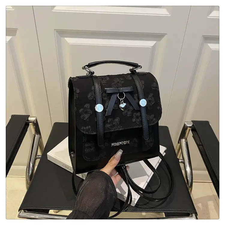 Light Luxury Korean Style Butterfly Lock Shoulder Bag for Women — feature 33