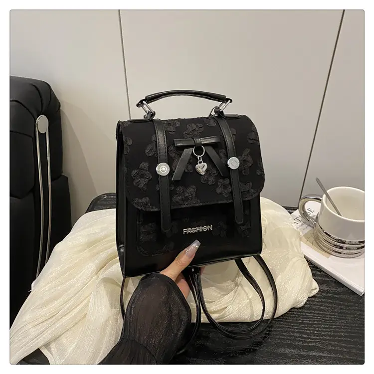 Light Luxury Korean Style Butterfly Lock Shoulder Bag for Women — feature 36