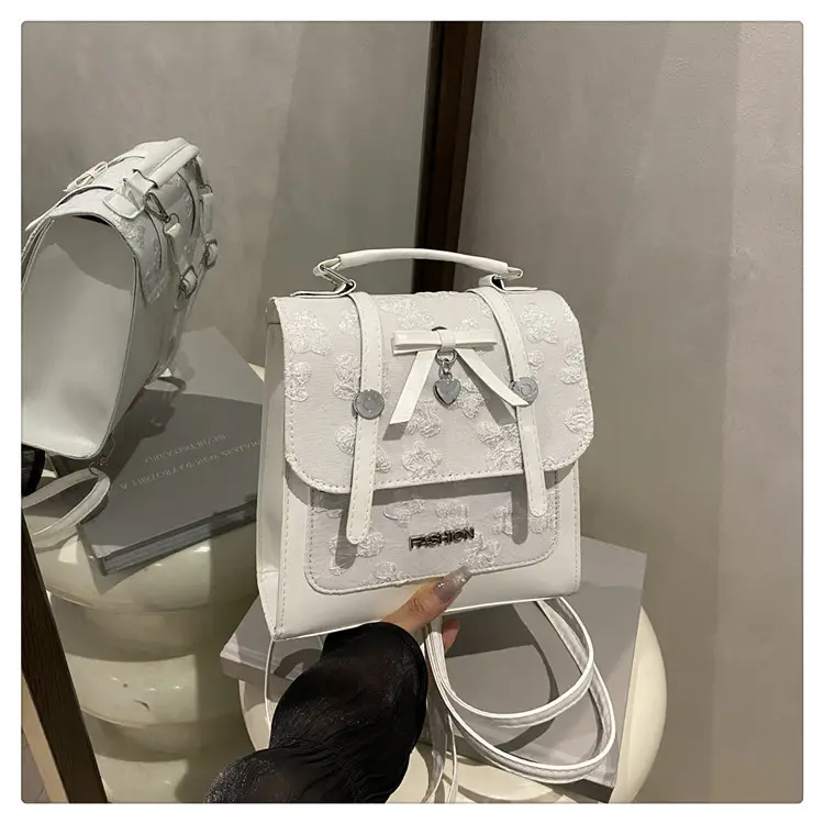Light Luxury Korean Style Butterfly Lock Shoulder Bag for Women — feature 41