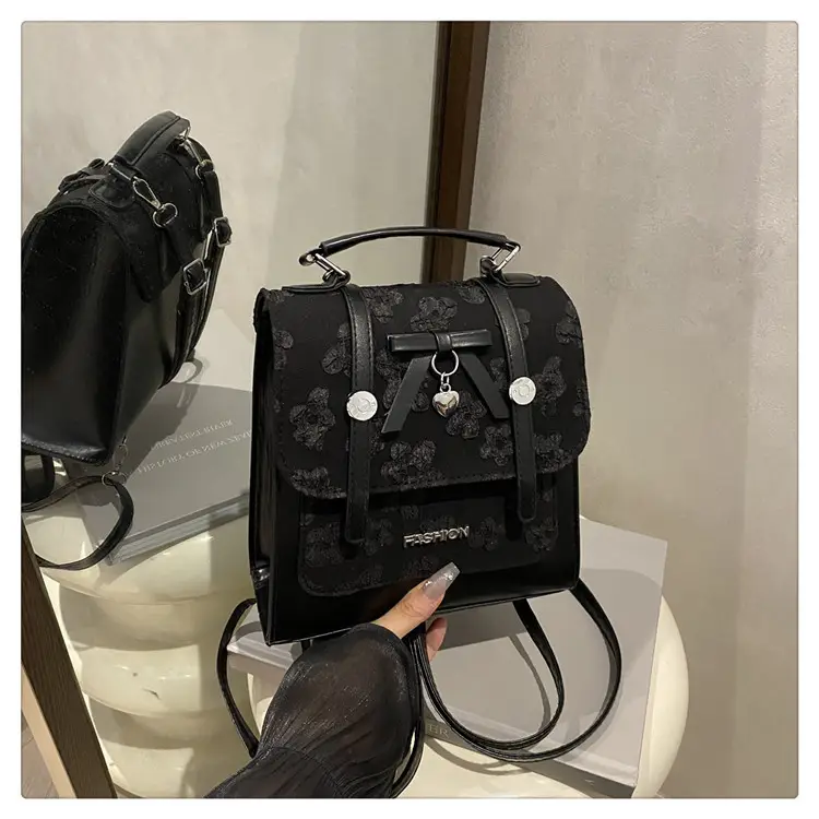 Light Luxury Korean Style Butterfly Lock Shoulder Bag for Women — feature 43