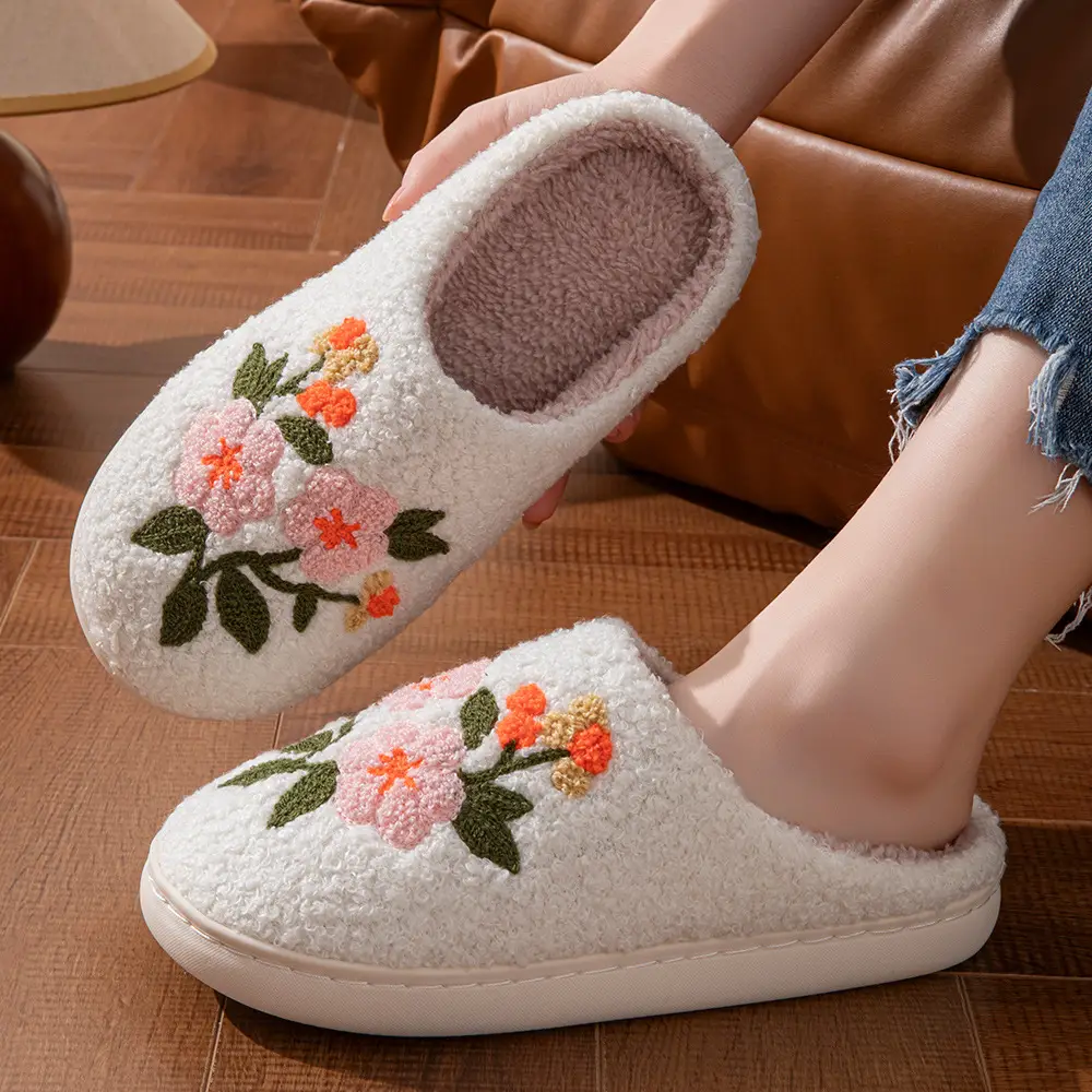Cross-Border Embroidered Cotton Slippers for Women with Floral Designs, Autumn and Winter Fleece-Lined Warm Slippers for Couples, Dormitory Plush Slippers for Men, Wholesale