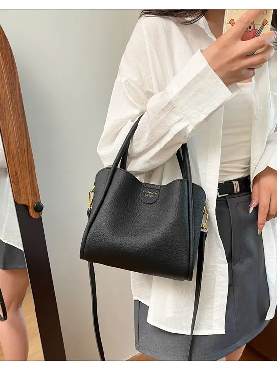 Women's Crossbody Bag Brown Leather 2025 Commuting