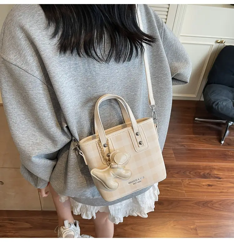 Women's Beige Checkered Diamond Shoulder Bag 2025 — feature 20