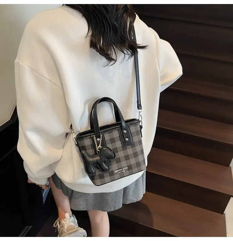 Women's Beige Checkered Diamond Shoulder Bag 2025 — feature 24