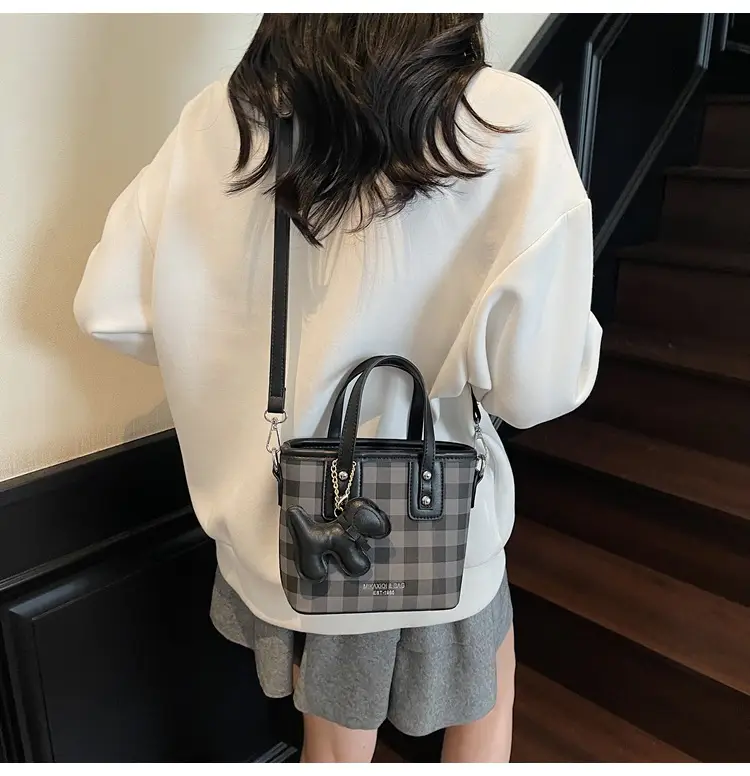 Women's Beige Checkered Diamond Shoulder Bag 2025 — feature 25