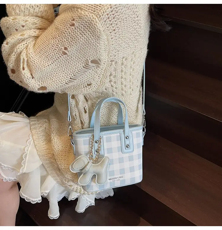 Women's Beige Checkered Diamond Shoulder Bag 2025 — feature 26