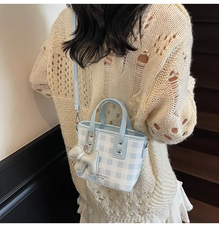 Women's Beige Checkered Diamond Shoulder Bag 2025 — feature 27