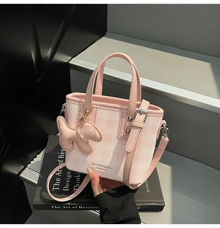 Women's Beige Checkered Diamond Shoulder Bag 2025 — feature 31