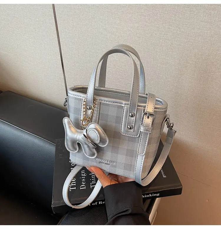 Women's Beige Checkered Diamond Shoulder Bag 2025 — feature 32