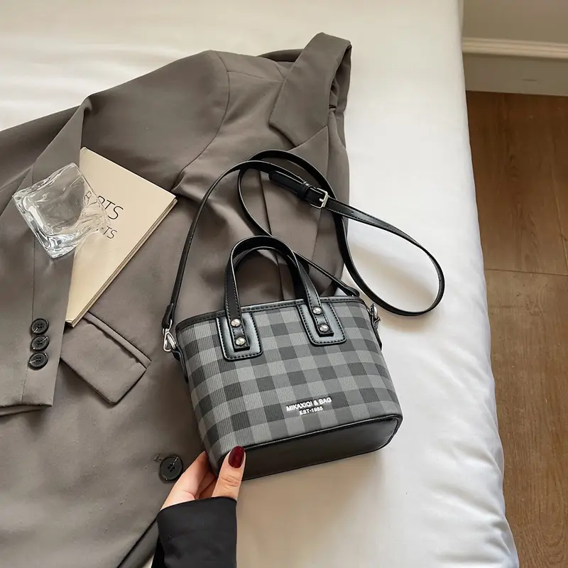 Women's Beige Checkered Diamond Shoulder Bag 2025