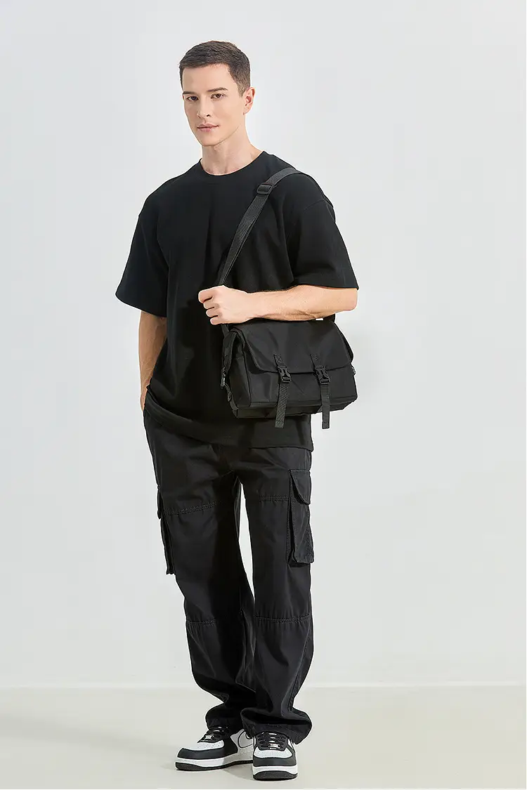 Men's Waterproof Crossbody Messenger Bag Black — feature 1