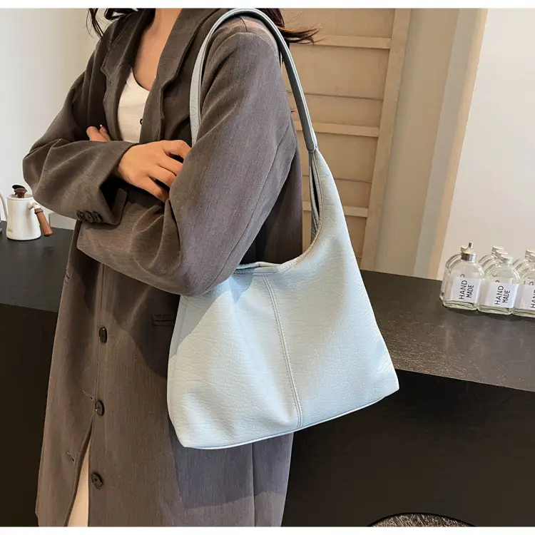 White Large-Capacity Soft-Sided Shoulder Bag — feature 17
