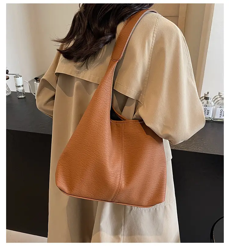 White Large-Capacity Soft-Sided Shoulder Bag — feature 2