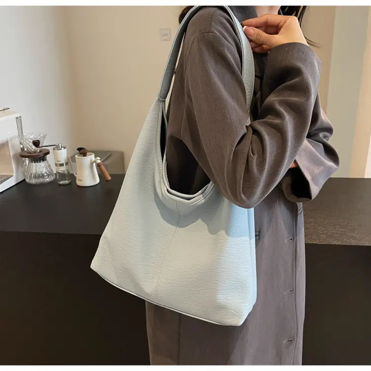White Large-Capacity Soft-Sided Shoulder Bag — feature 20
