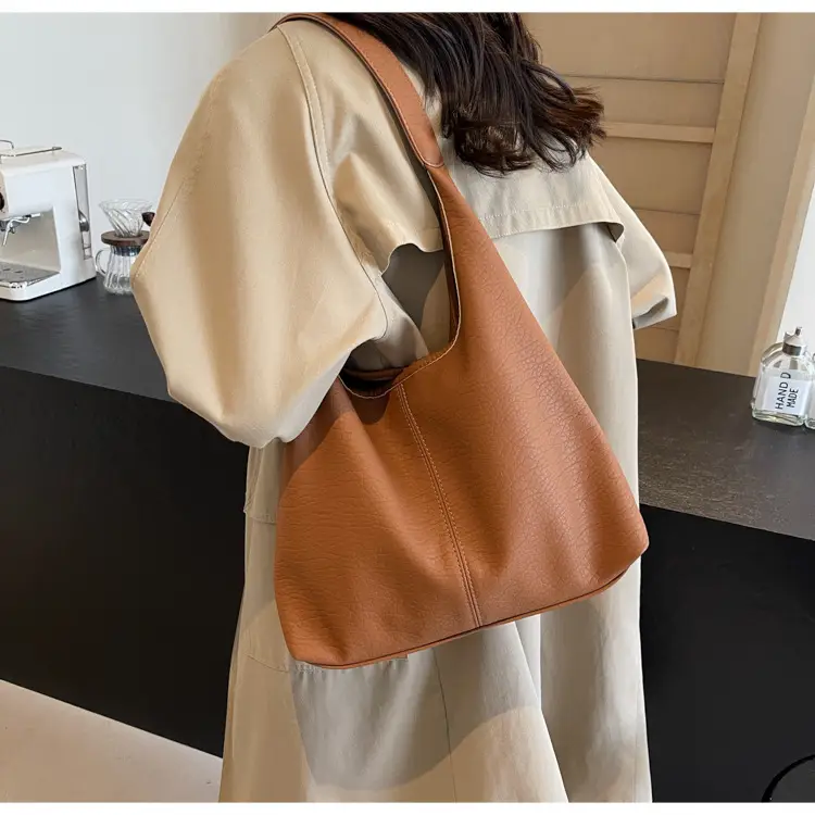 White Large-Capacity Soft-Sided Shoulder Bag — feature 30