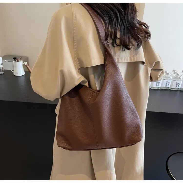 White Large-Capacity Soft-Sided Shoulder Bag — feature 36