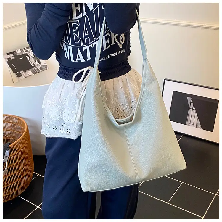 Women's Large Capacity Bucket Bag with Multiple Colors — feature 17