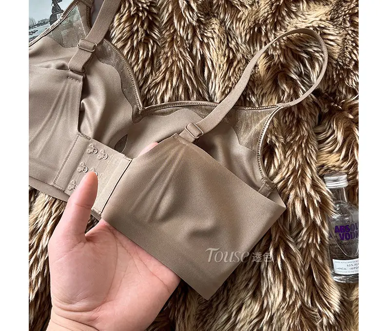 Satin French Ultra-Thin Large-Breasted and Small-Breasted Intimates, Feminine Mesh Thin Anti-Sagging Wire-Free Bra — feature 36