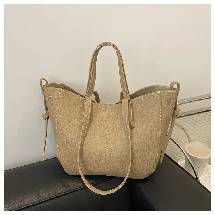 Lightweight Lychee Pattern Tote Bag 2025 Work Commute - Image 8