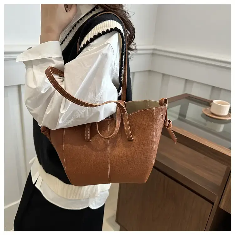 Lightweight Lychee Pattern Tote Bag 2025 Work Commute — feature 11