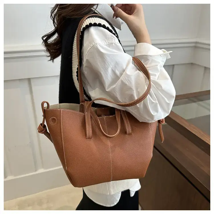 Lightweight Lychee Pattern Tote Bag 2025 Work Commute — feature 14