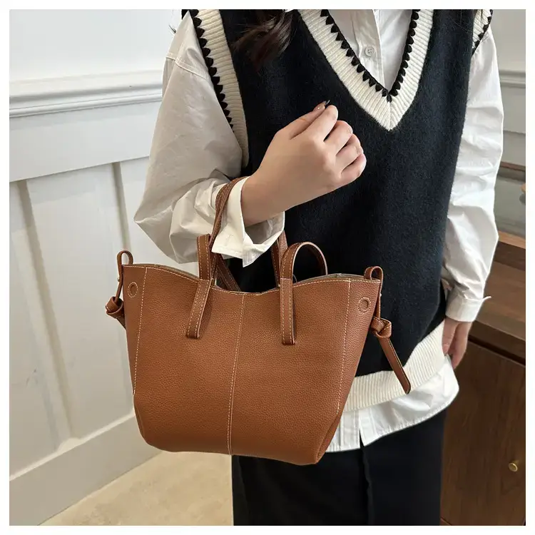 Lightweight Lychee Pattern Tote Bag 2025 Work Commute — feature 15