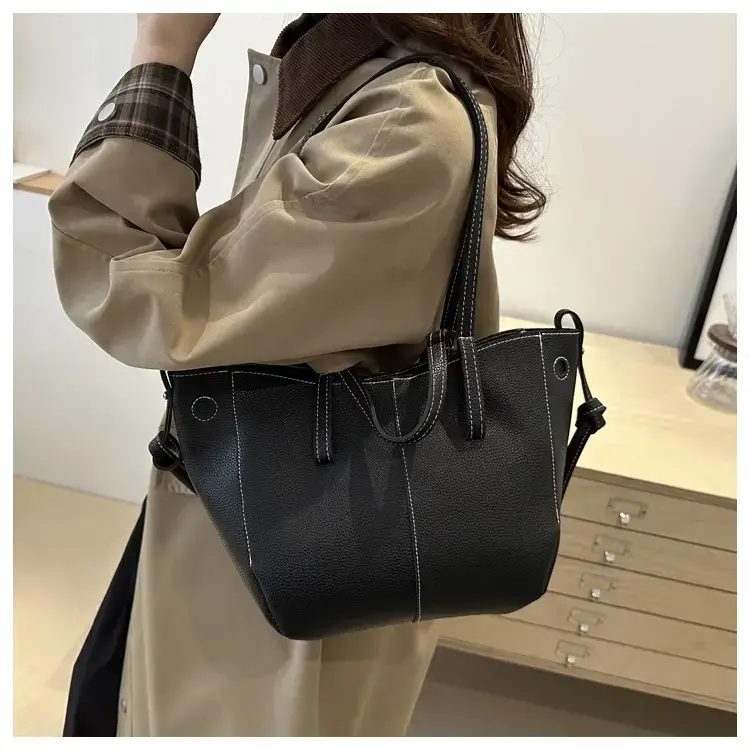 Lightweight Lychee Pattern Tote Bag 2025 Work Commute — feature 28